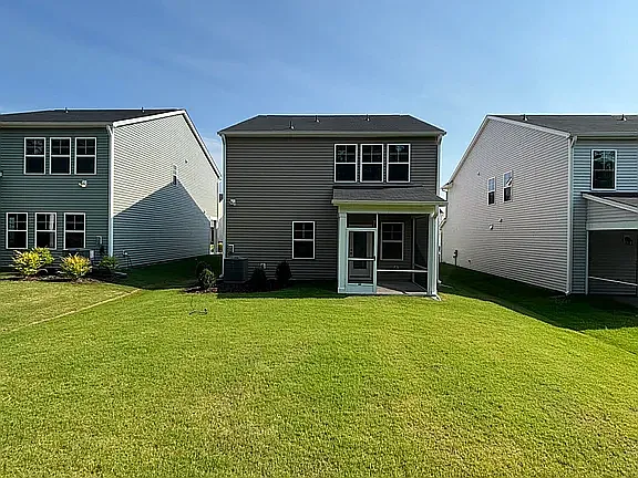 4 bed, 2132 sqft, $2,150 — Photo 2