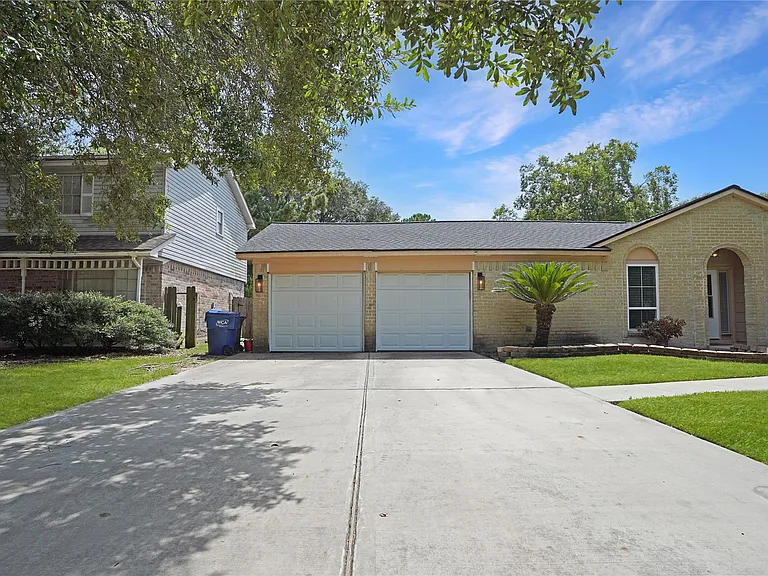 17119 Mellow Ridge Dr — Photo 35