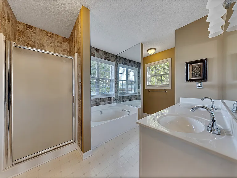 500 Mount Vernon Ln #1 — Photo 12