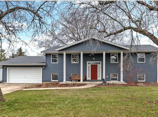 712 Lyndale Ave, Spring Valley, MN 55975