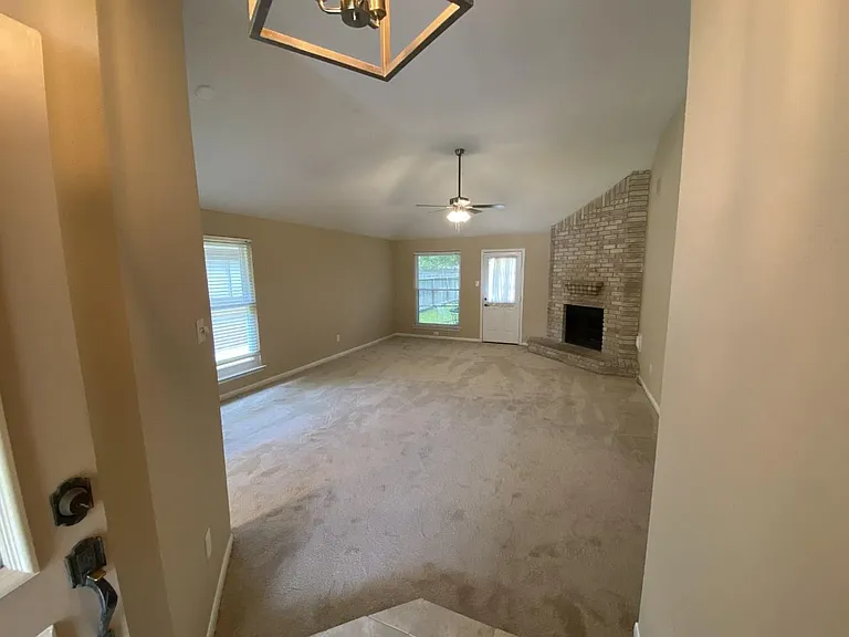 8646 Sunny Ridge Dr — Photo 4