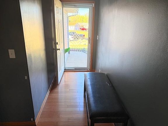 3rd image of 3155 Holiday Dr