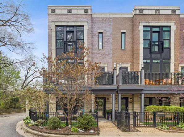 3036 W Newport Ave, Chicago, IL 60618