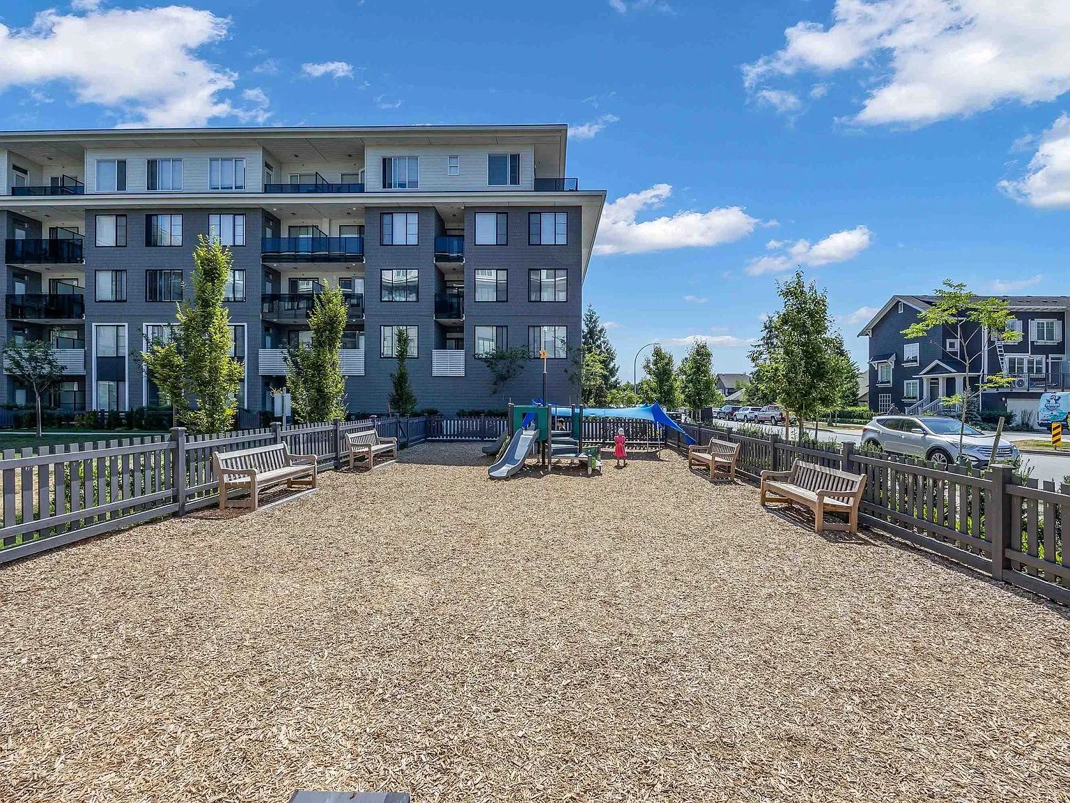 2 bed, 606 sqft, $2,000 — Photo 3