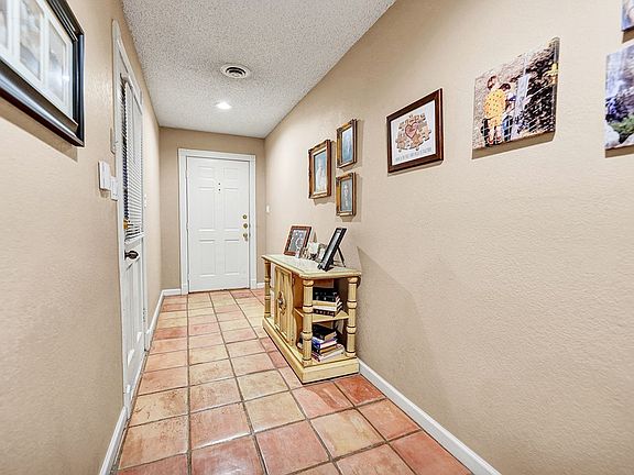 5th image of 3527 Humble Ave