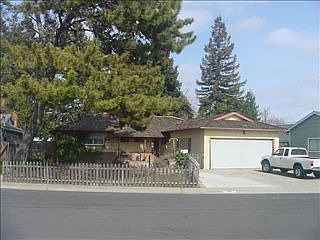1st image of 581 Lewis Ave