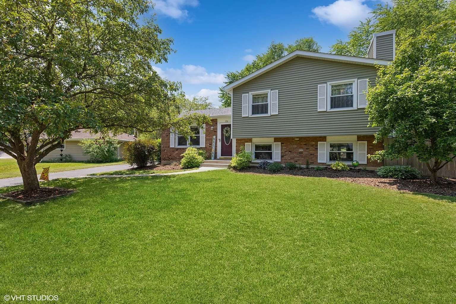 136 Laurel Dr photo 1
