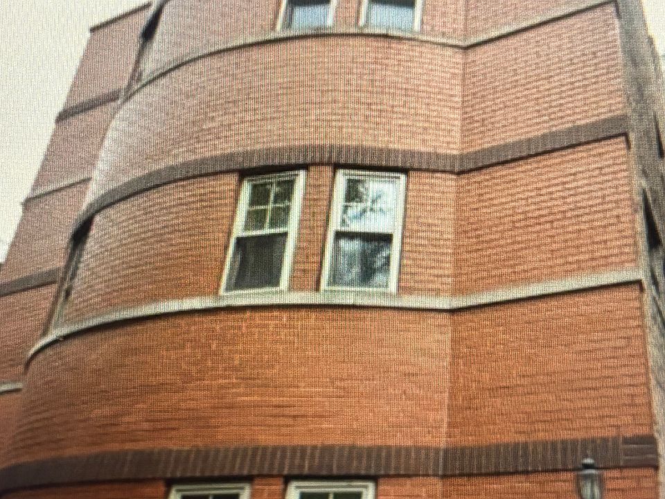 1st image of 921 W Lawrence Ave #A