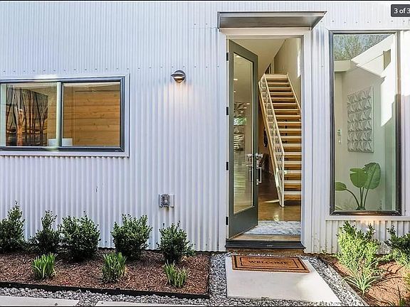 3rd image of 2308 N Prairie Ave