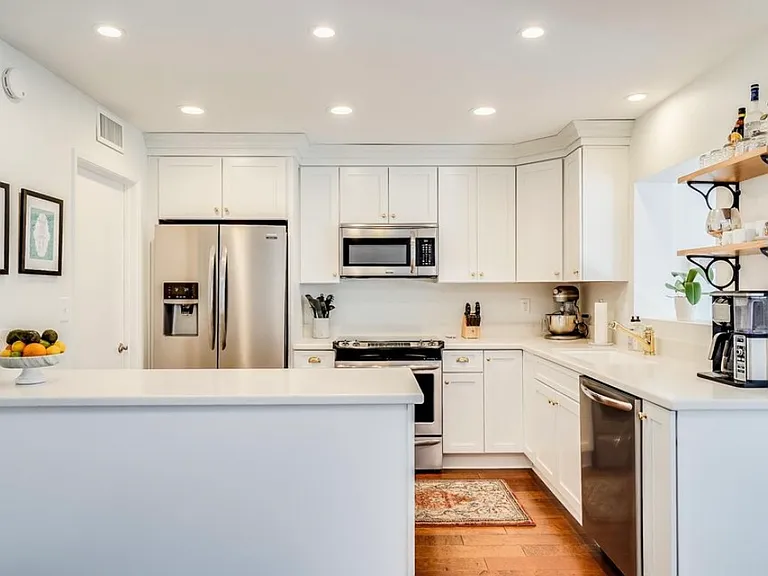 4043 E Campbell Ave — Photo 4