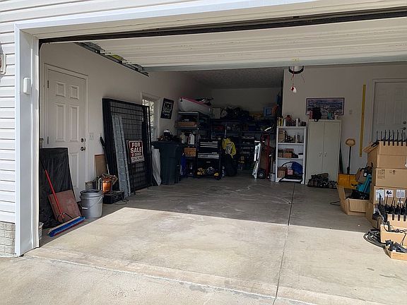 2 1/2 car garage