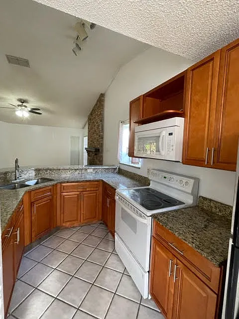 14667 Eagles Crossing Dr — Photo 3