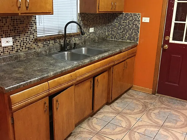 14505 Kenwood Ave — Photo 4