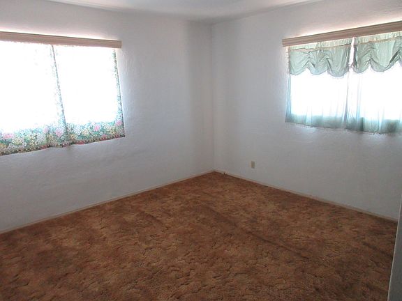 5th image of 501 Encino Dr
