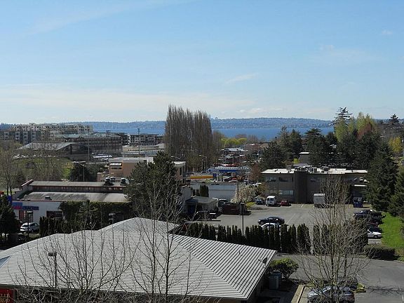 Gorgeous View from Your Own Balcony!