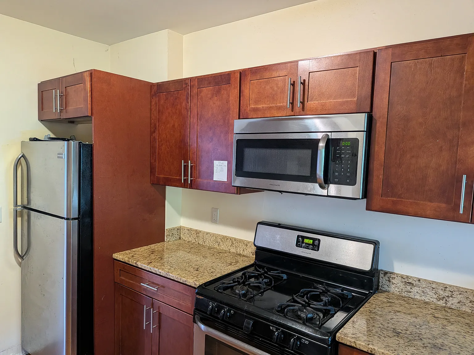 2 bed, 1000 sqft, $2,395 — Photo 2