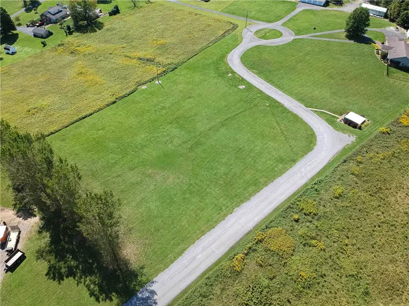 0 Paradise Dr, Ellwood City, PA 16117