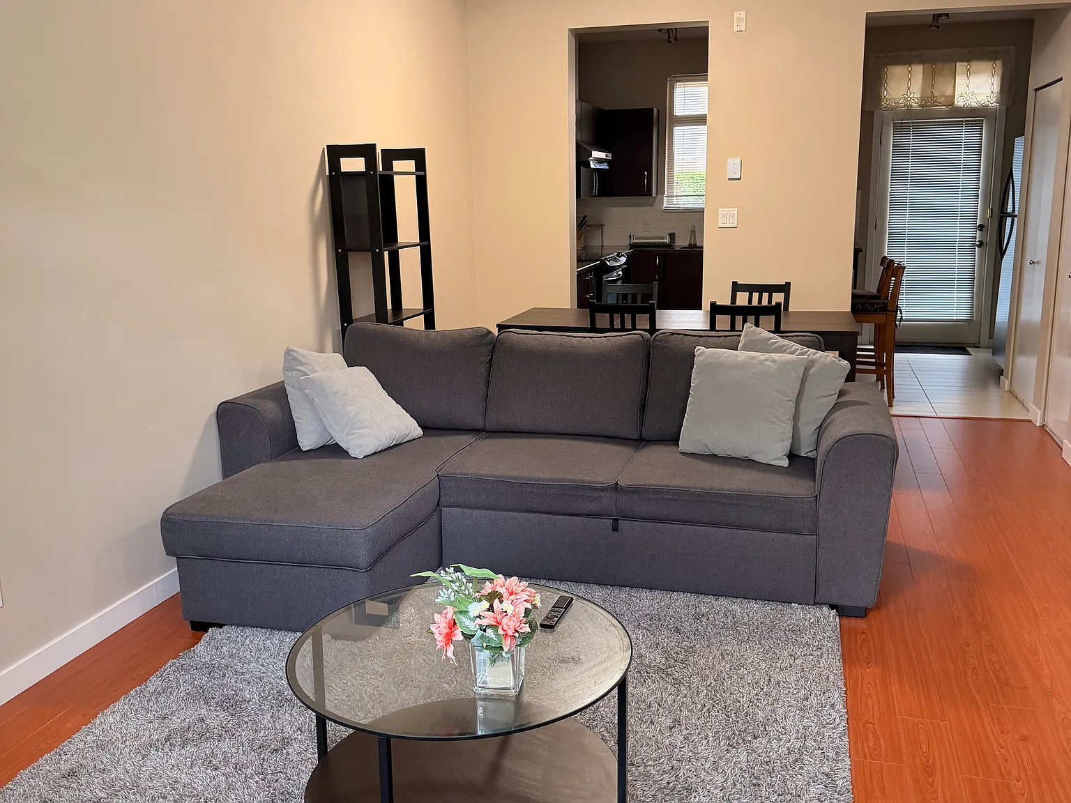 2 bed, 1085 sqft, $3,100 — Photo 4