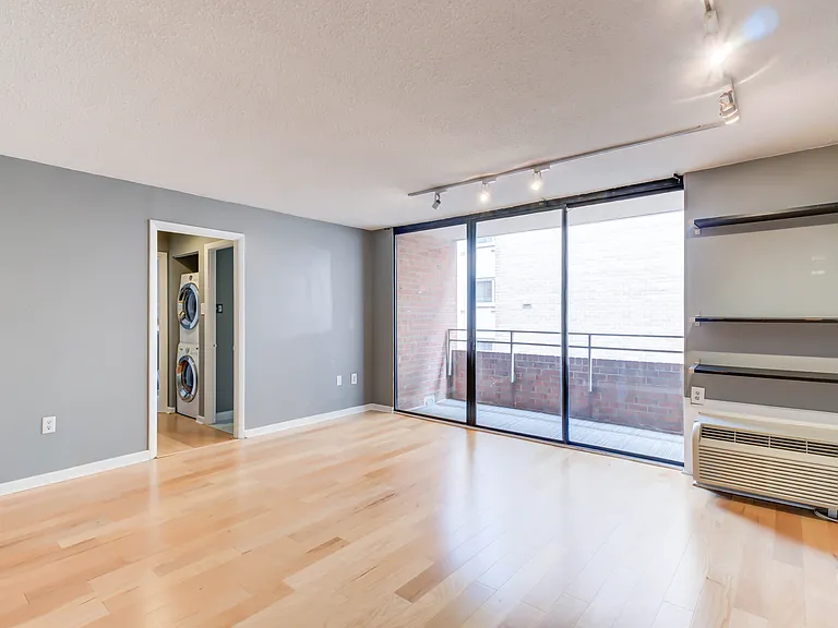 2141 P St NW #801 — Photo 2