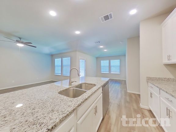 4th image of 13507 Emerson Way