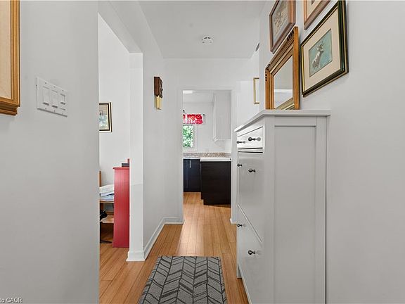 2nd image of 1327 Pelham St
