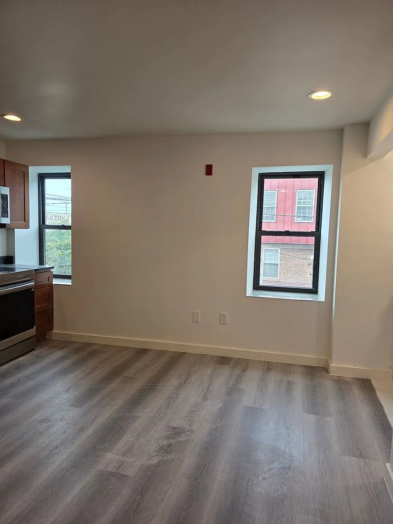 543 Washington Ave — Photo 1