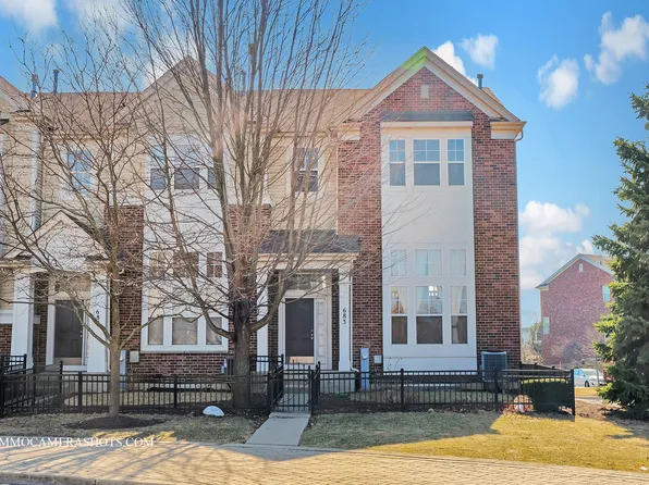 683 Station Blvd, Aurora, IL 60504