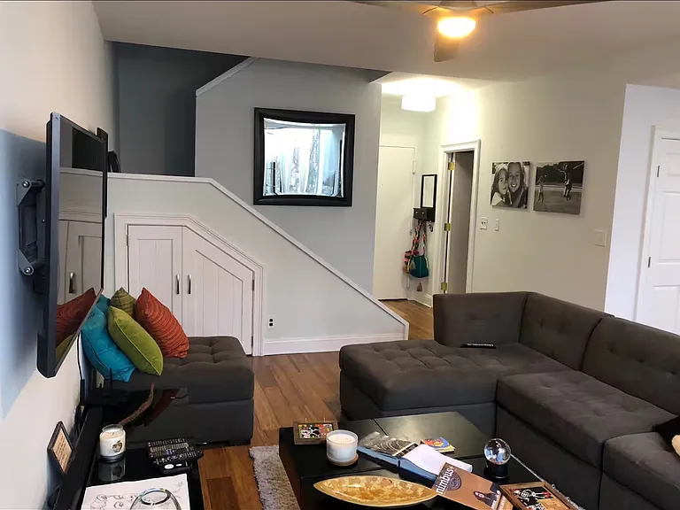 145 15th St NE #212 — Photo 1