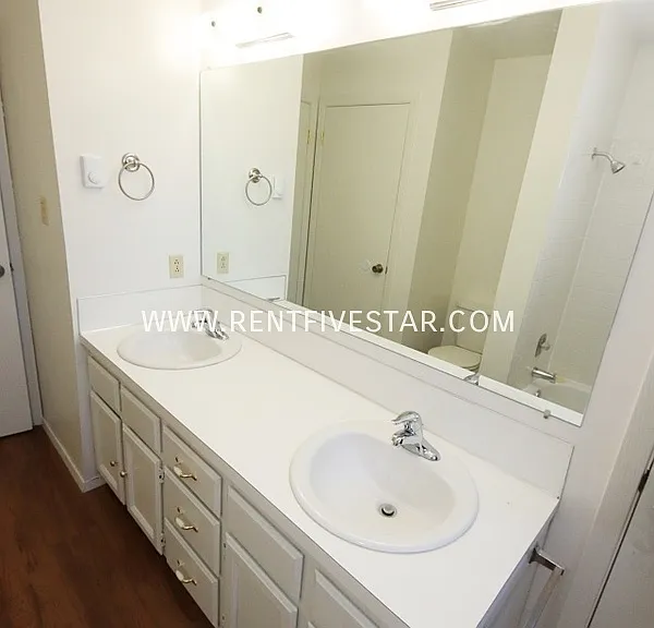 523 Hiawatha St — Photo 7