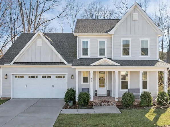 221 Old Hickory Dr, Raleigh, NC 27603