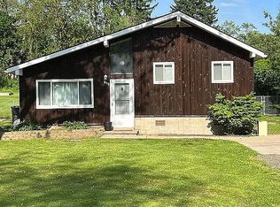 810 Hillwood Dr, White Lake, MI 48383