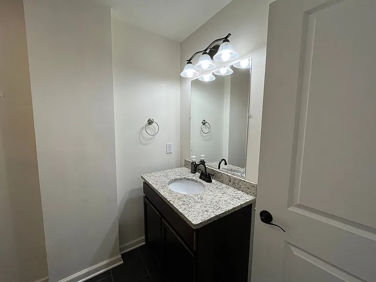 99 Pine Street — Photo 29