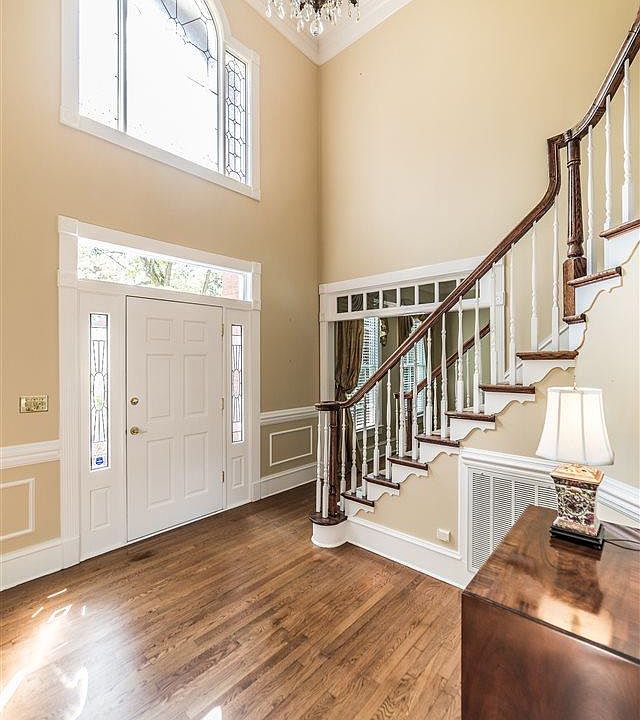 1st image of 150 Kensington Dr