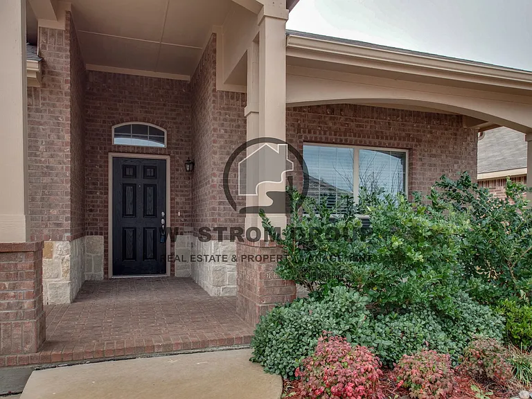 3121 Hornbeam St — Photo 4