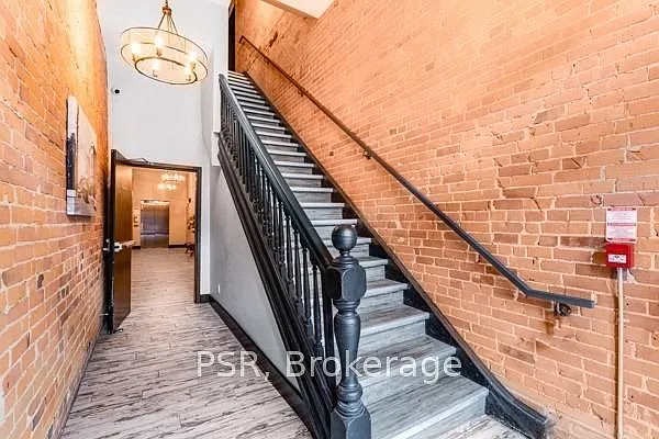 Building Photo - 2870 Dundas St W #309