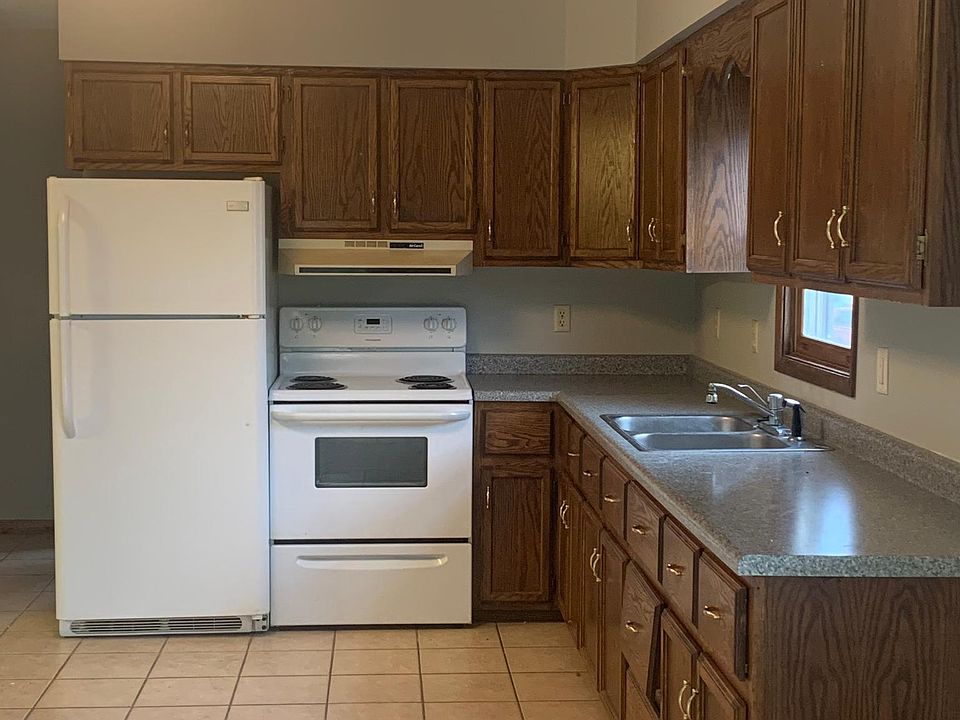 2nd image of 305 Church St #2