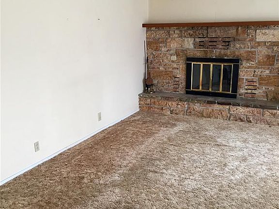 5th image of 324 N Western Dr