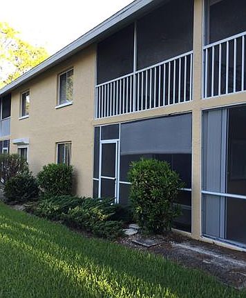 3rd image of 5644 Woodmere Lake Cir