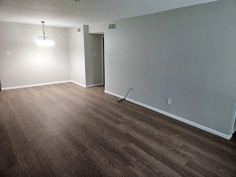 305 Campbell St #2 — Photo 4