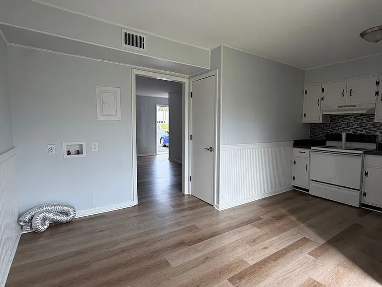 1740 Bonham Rd — Photo 6