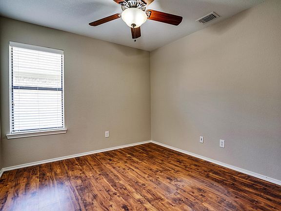 2nd image of 626 Cribbs Dr