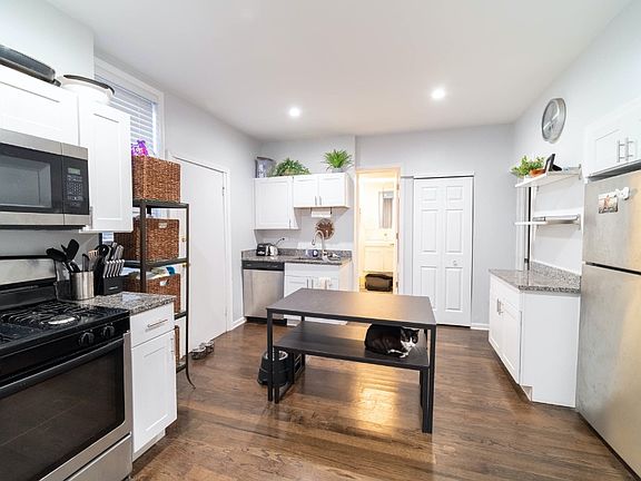 3rd image of 1740 W North Ave APT 2