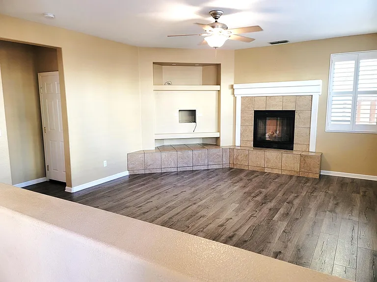 533 Stirling Ct — Photo 12