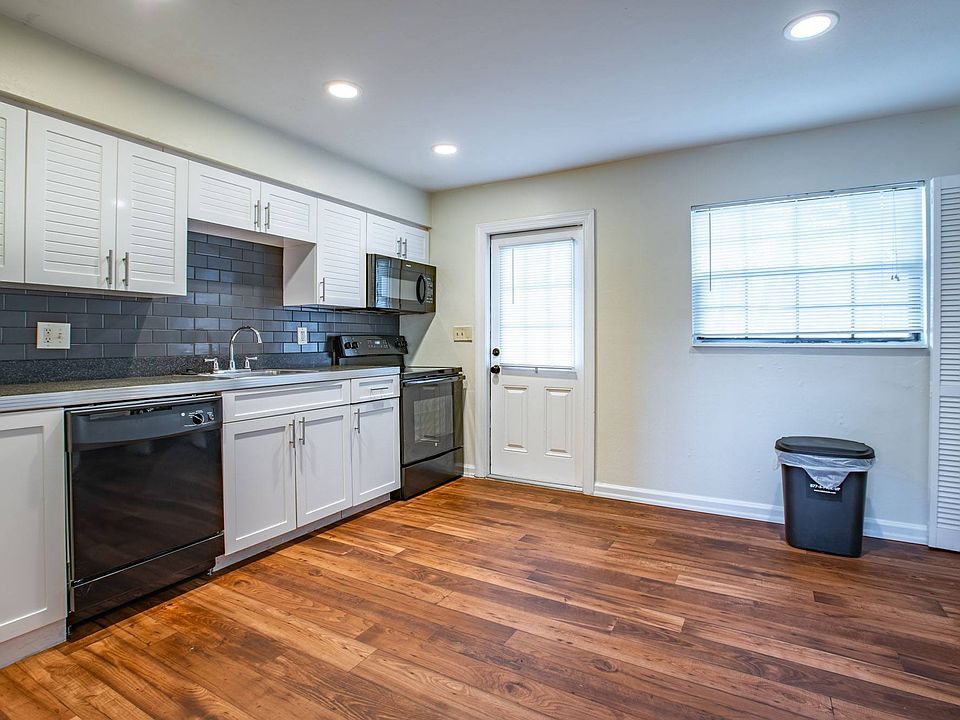 1st image of 4111 N Poplar Ave #4C202