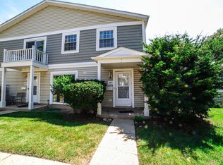 1205 Quincy Ct, Wheeling, IL 60090