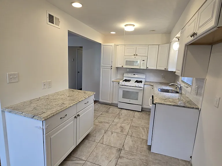 90 Harvey Ave #1 — Photo 7