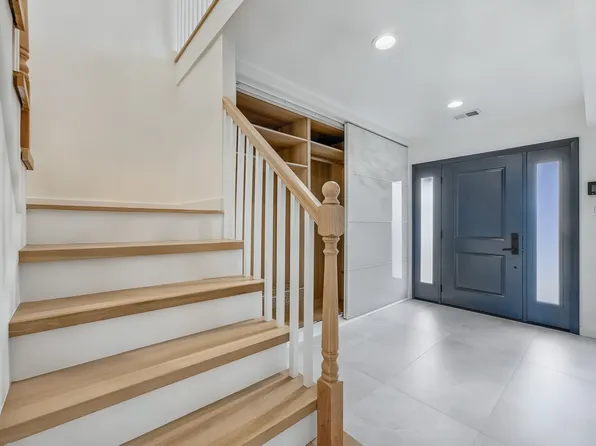 4330 Manhattan Avenue image 14 of 31