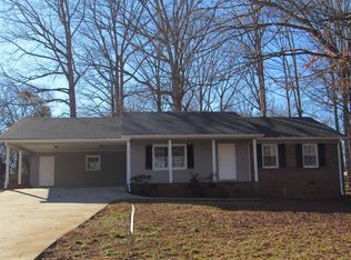 37 Annandale Dr, Boiling Springs, SC 29316