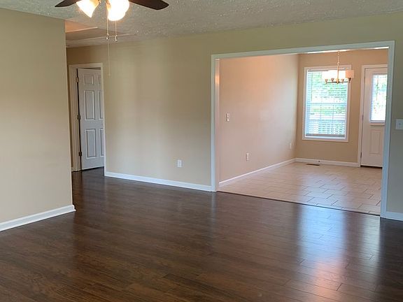 3rd image of 274 Amelia Dr