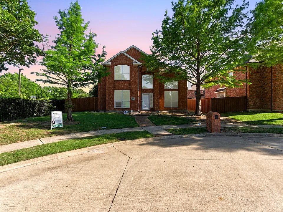 5001 Spicewood Dr